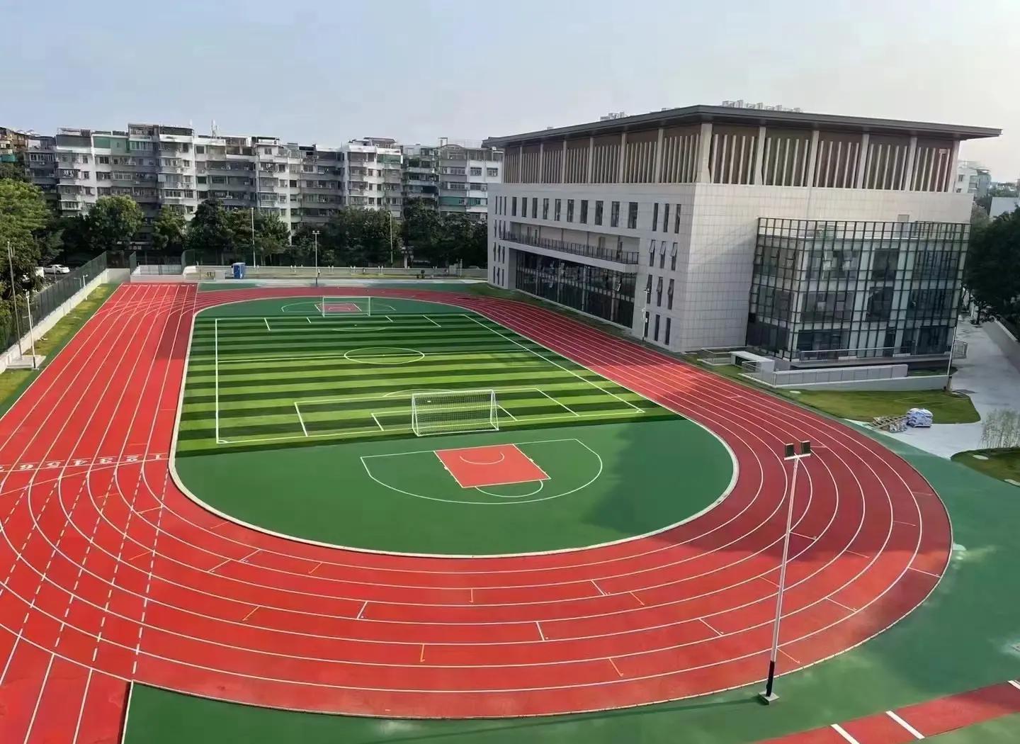 清远市橡胶跑道塑胶篮球场 - 方案